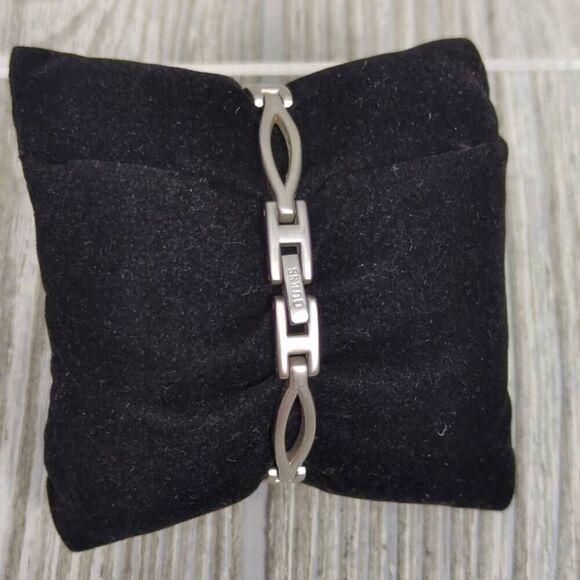 Vintage Guess Womens Silver Tone Chain Link Fashion Watch Blue Face 6.25" Long - Picture 3 of 8